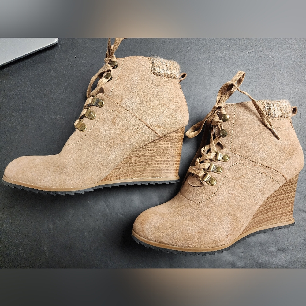 Nautica Ankle Boots 9.5 Tan Lace-Up Wedge Beige Women's‎ New